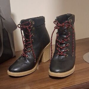 Nautica Black Lace-Up Boots with Red Laces
